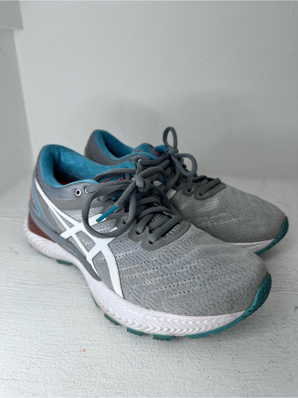 Asics Gel Nimbus 22 Womens
Size 8 Running Shoes
Sheetrock